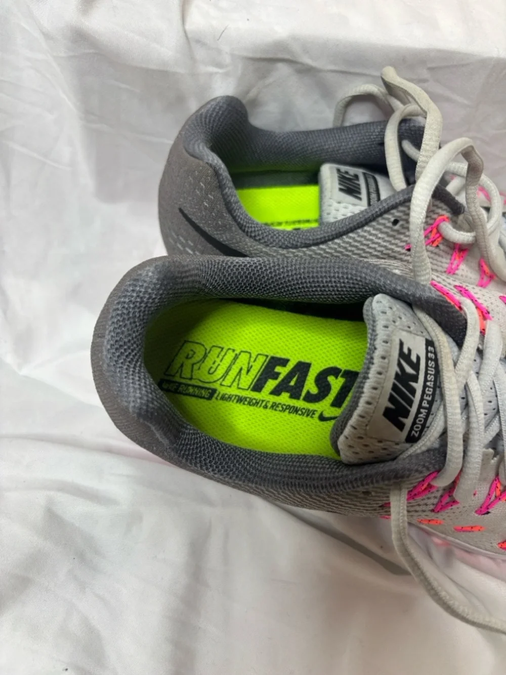 Nike Women’s Zoom Pegasus 33 - Picture 10 of 10